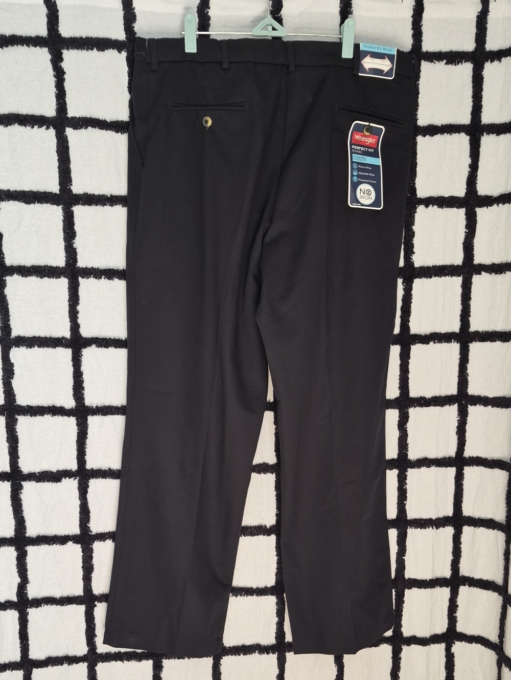 NWT Mens Wrangler Size 38x30 Flat Front No Iron Perfect Fit Khaki Pants Black - Picture 4 of 12